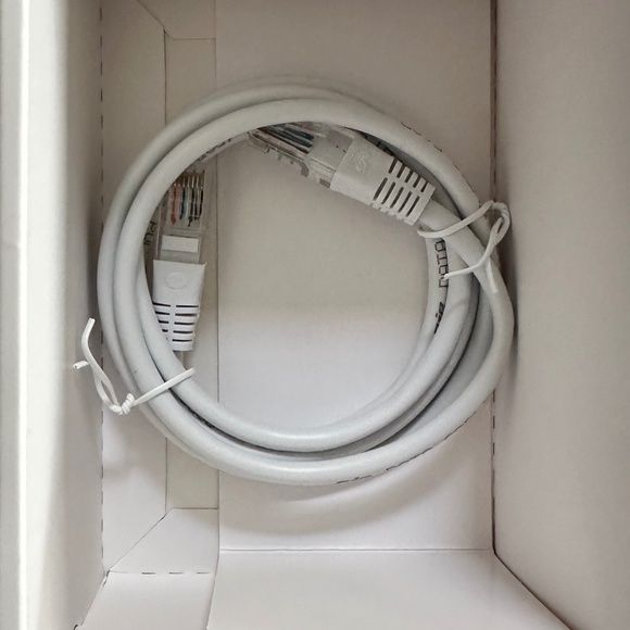 TP-Link AC750 WiFi Extender (RE220) w/ Ethernet Port, Dual Band 5GHz/2.4GHz - Picture 3 of 8